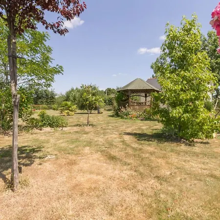 Semesterbostad Renove Avec Jardin, Salle De Jeux Et Velos, Pres Du Canal De Nantes A Brest - Fr-1-306-1016 La Chevallerais