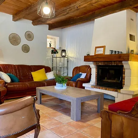 Renove Avec Jardin, Salle De Jeux Et Velos, Pres Du Canal De Nantes A Brest - Fr-1-306-1016 * La Chevallerais