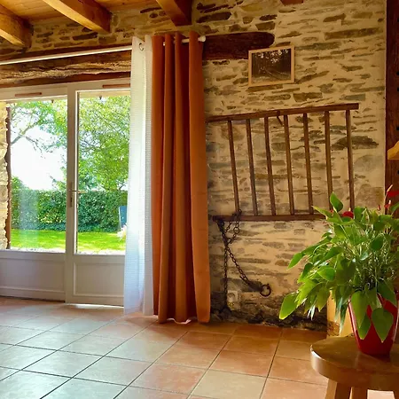 Renove Avec Jardin, Salle De Jeux Et Velos, Pres Du Canal De Nantes A Brest - Fr-1-306-1016 Lantställe