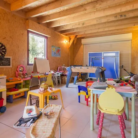 Semesterbostad Renove Avec Jardin, Salle De Jeux Et Velos, Pres Du Canal De Nantes A Brest - Fr-1-306-1016