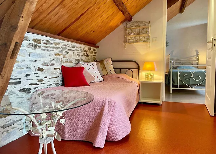 Hébergement de vacances Rénové Avec Jardin, Salle De Jeux Et Vélos, Près Du Canal De Nantes à Brest - Fr-1-306-1016 La Chevallerais