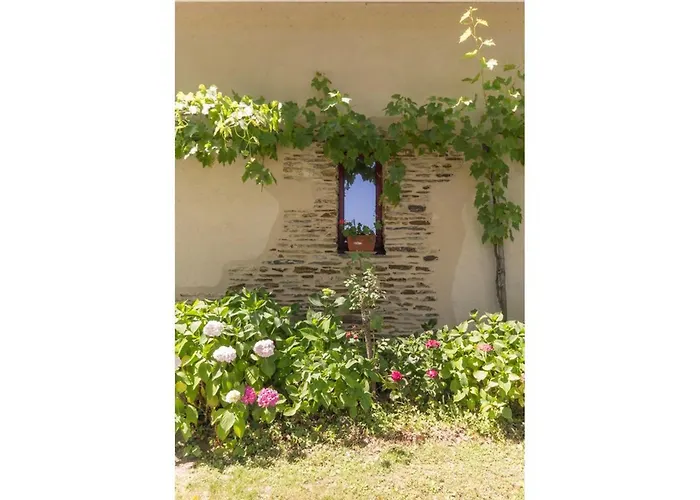 Hébergement de vacances Rénové Avec Jardin, Salle De Jeux Et Vélos, Près Du Canal De Nantes à Brest - Fr-1-306-1016 La Chevallerais